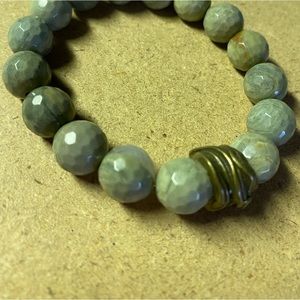 ❤️❤️Another faceted Rock bracelet-that looks to be pale green and brass wire.